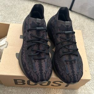 PRICE DROP - LIMITED TIME yeezys from goat. brand new